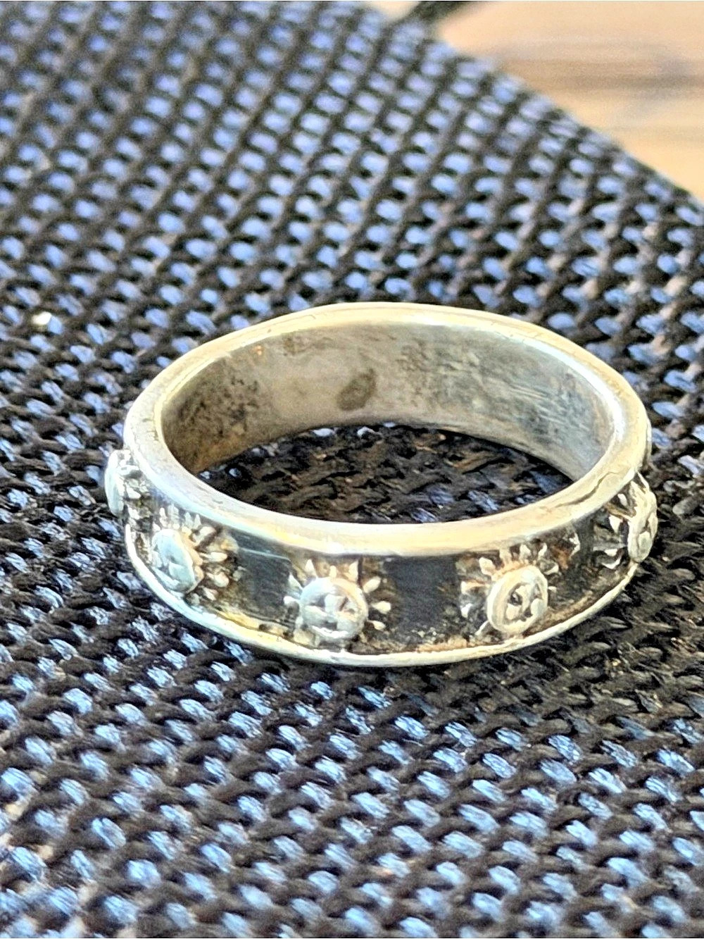VINTAGE SOUTHWEST STERLING SILVER SUN FACE BAND RING ~ SIZE 7 #414
